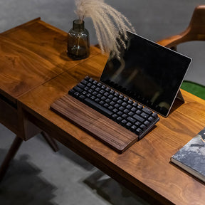 DAGK Tastatur-Handgelenkauflage aus Walnussholz