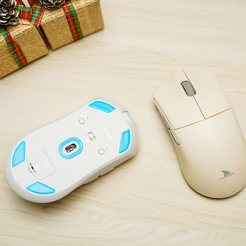 Darmoshark_M3_Wireless_Gaming_Mouse_for_Big_Hands_14