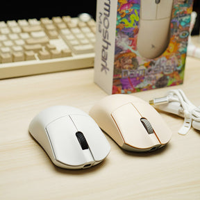 Darmoshark M3 Leichte kabellose Gaming-Maus für große Hände