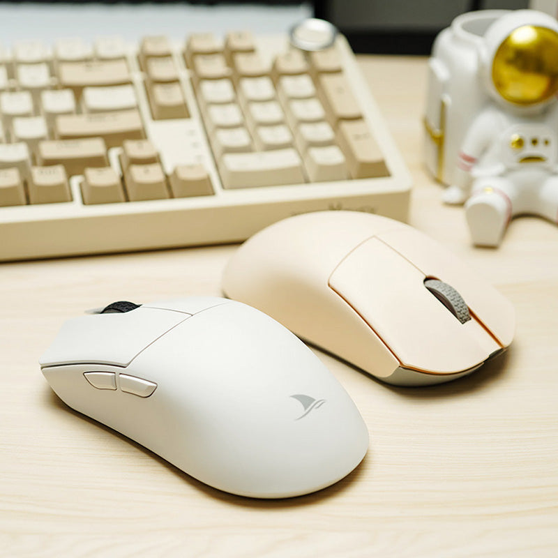 Darmoshark_M3_Wireless_Gaming_Mouse_for_Big_Hands_19