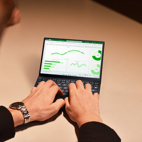 One Netbook 5 2-in-1 Ultrabook Laptop Intel i7 1250U CPU 32GB LPDDR5